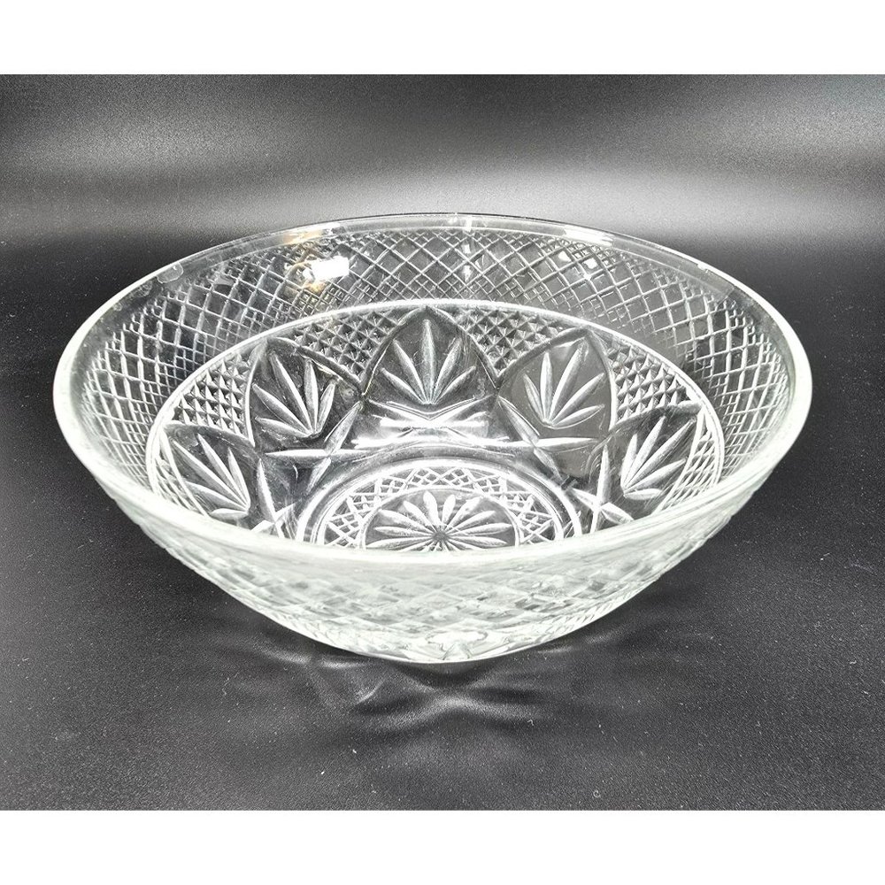 Vintage Cut Glass Serving Bowl With Intricate Diamond & Starburst Pattern JJ3815